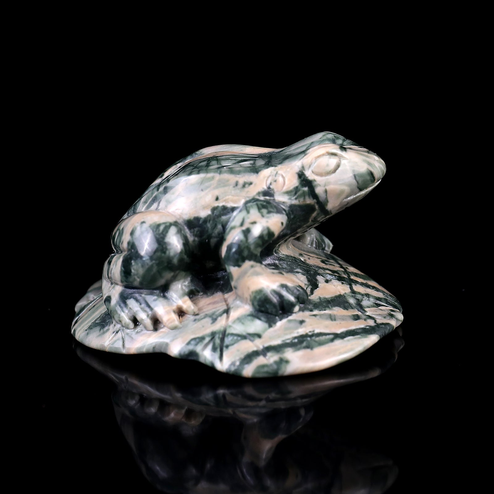 2.6" Jiulong Jade Hand Carved Crystal Frog Sculpture Crystallumi