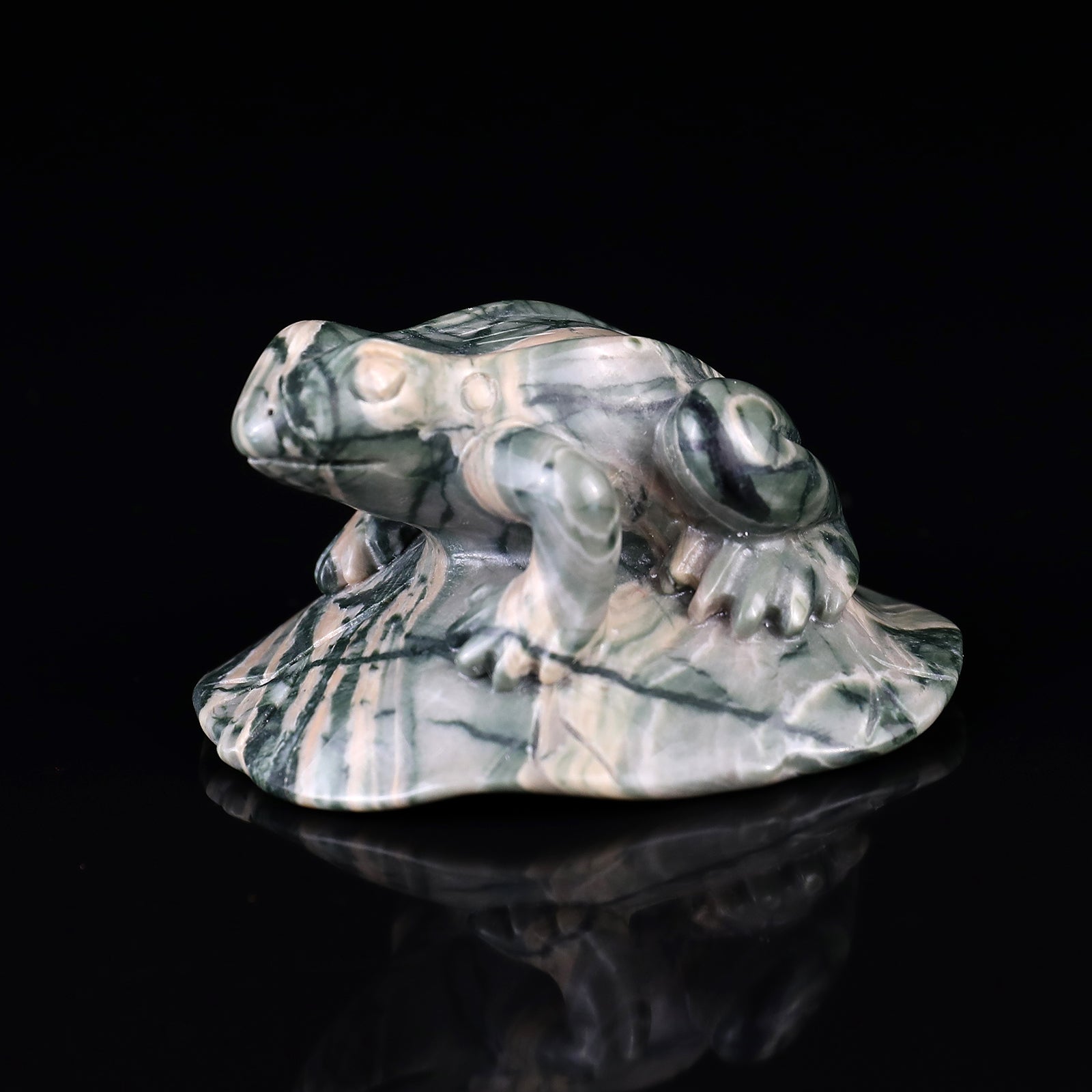 2.6" Jiulong Jade Hand Carved Crystal Frog Sculpture Crystallumi