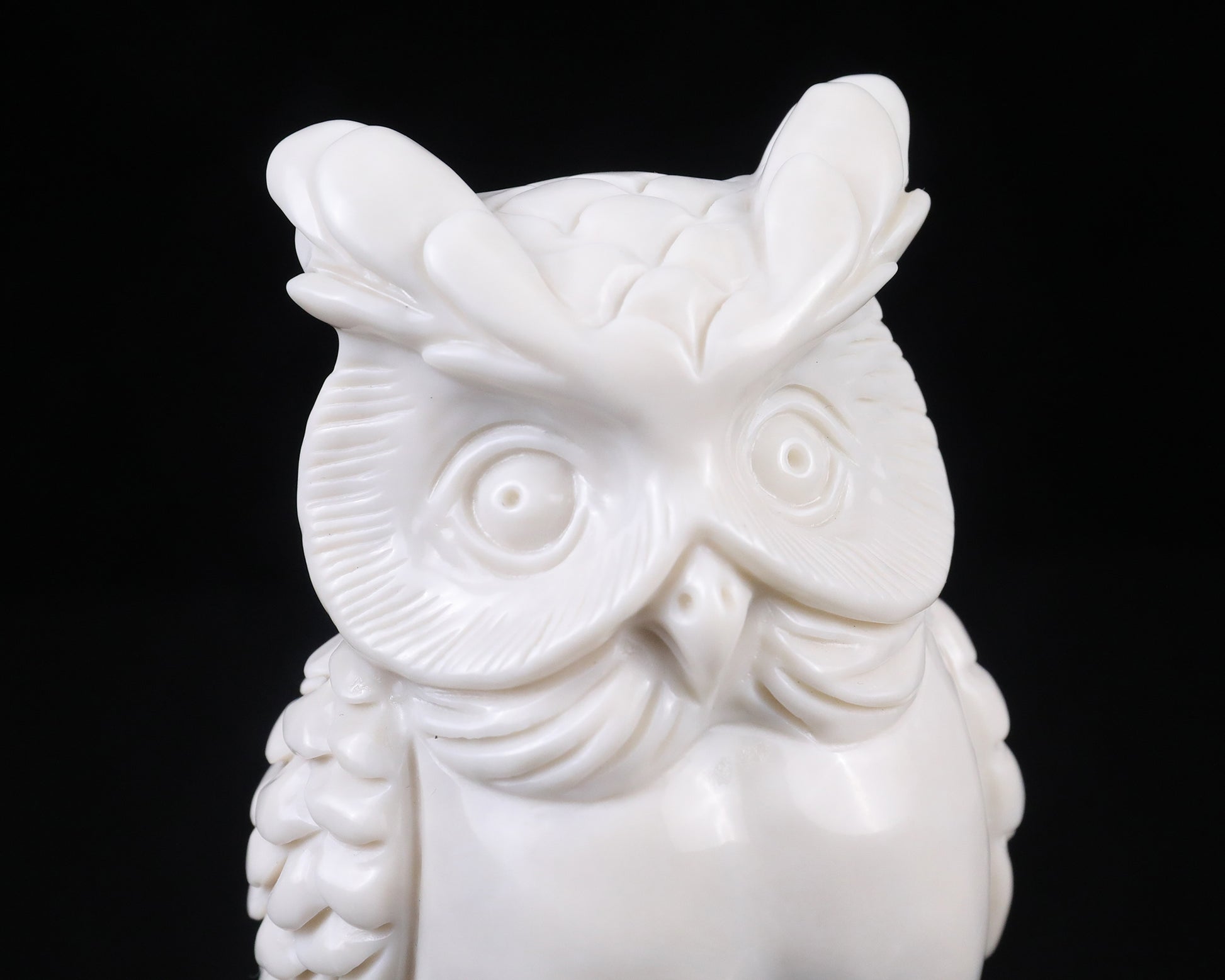 5.9" White Jade Hand Carved Crystal Owl Sculpture Crystallumi