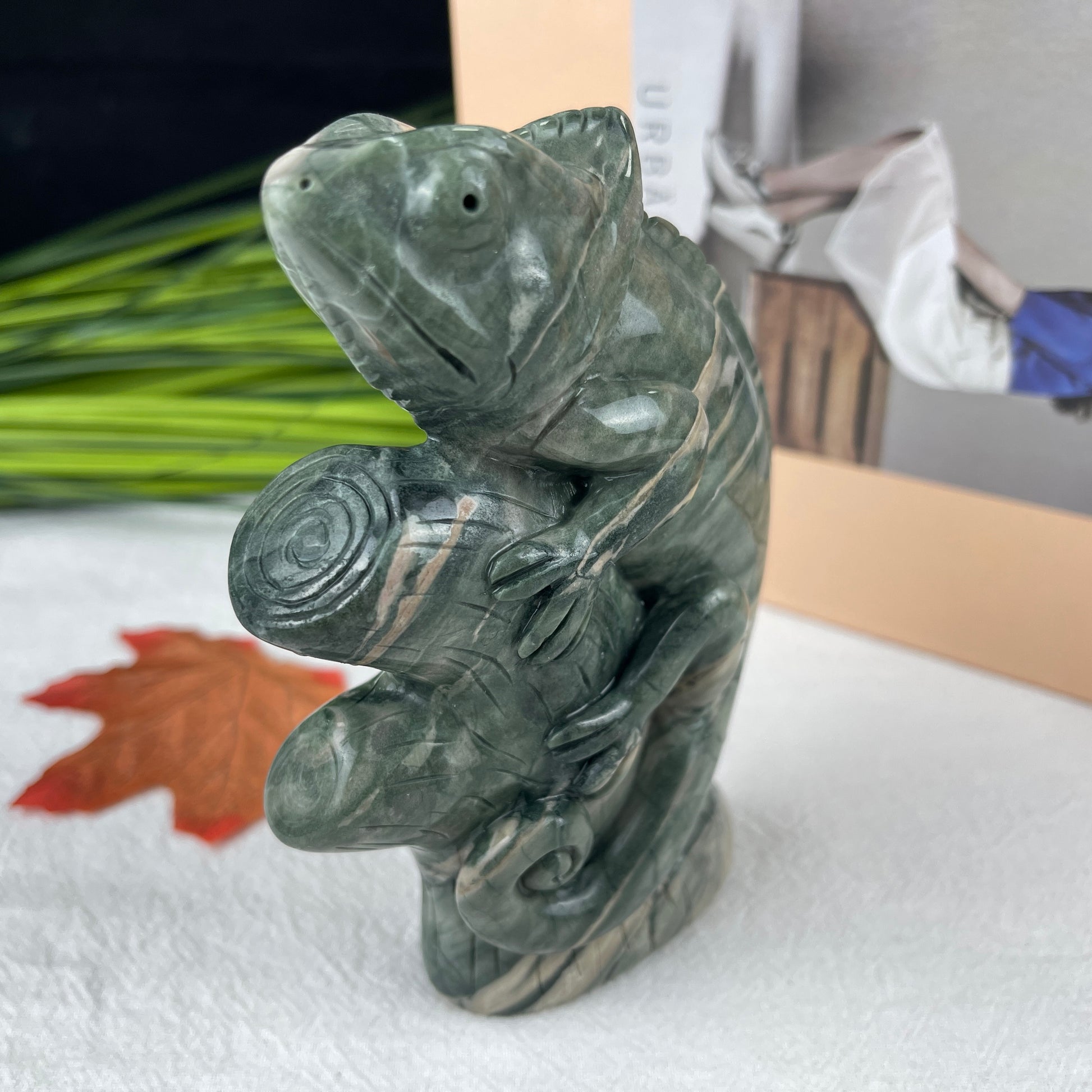 5‘’ Jiulong Jade Hand Carved Crystal Lizard Statue Decoration Crystallumi