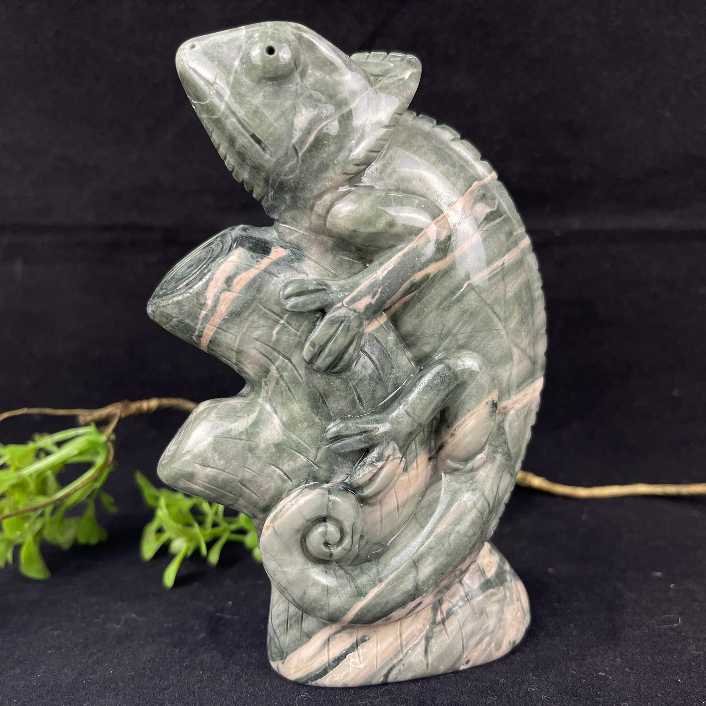 5‘’ Jiulong Jade Hand Carved Crystal Lizard Statue Decoration Crystallumi