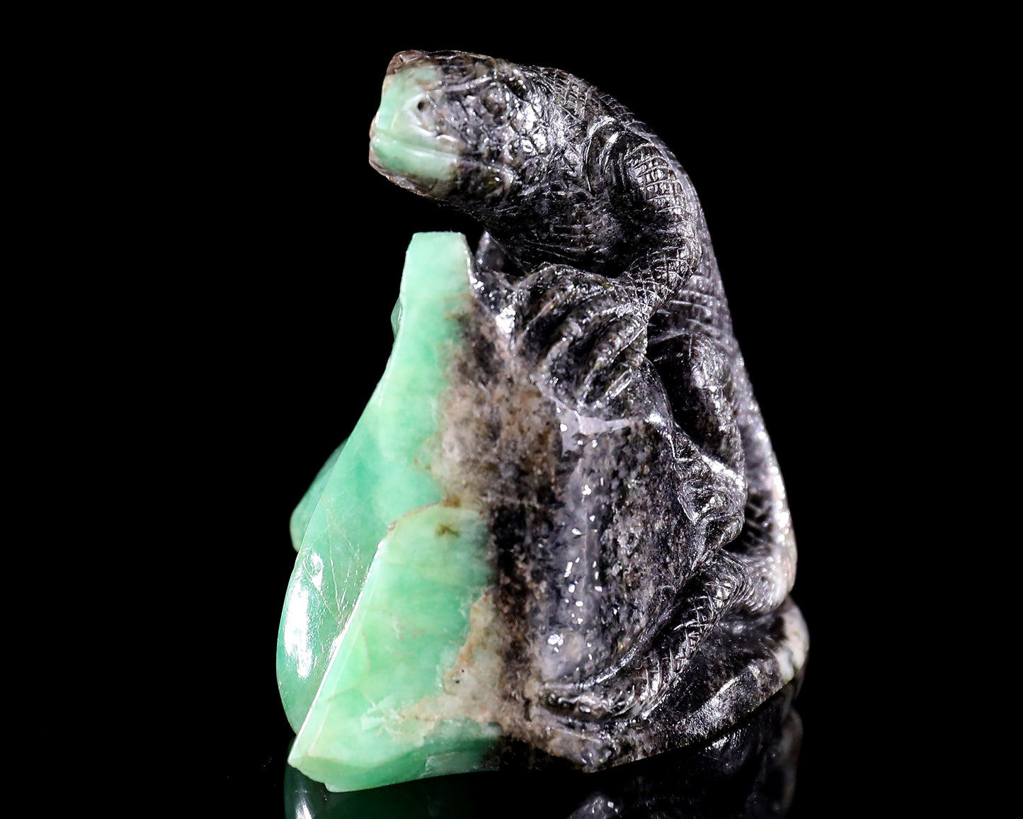 2.8" Natural Emerald Hand Carved Crystal Lizard Sculpture