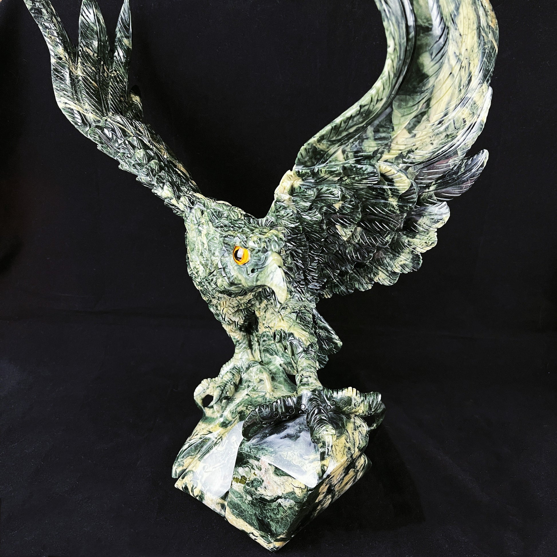 Amazing 16.4'' Jiulong Jade Hand Carved Crystal Eagle Sculpture Collection Animal Figurines Crystal Healing Decor Crystallumi