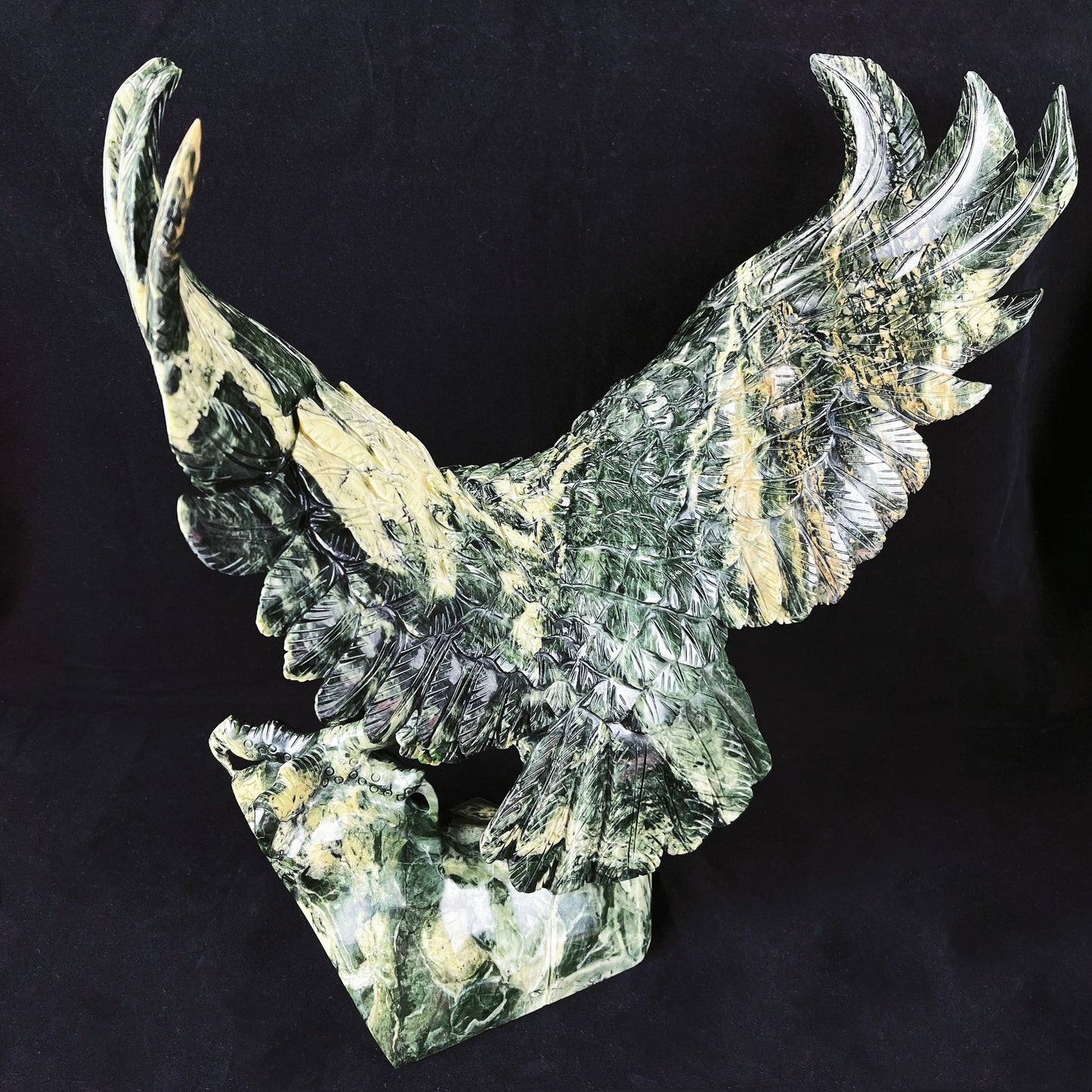 Amazing 16.4'' Jiulong Jade Hand Carved Crystal Eagle Sculpture Collection Animal Figurines Crystal Healing Decor Crystallumi